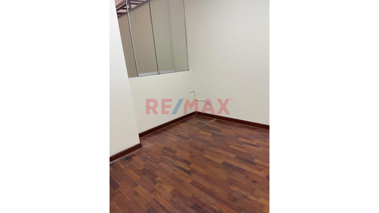 🏡 Departamento En Primer Piso Con 2 Patios + Cochera - 4