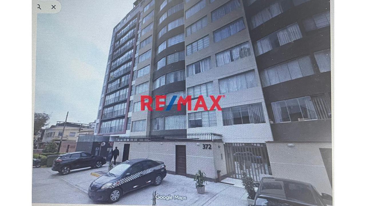 🏡 Departamento En Primer Piso Con 2 Patios + Cochera