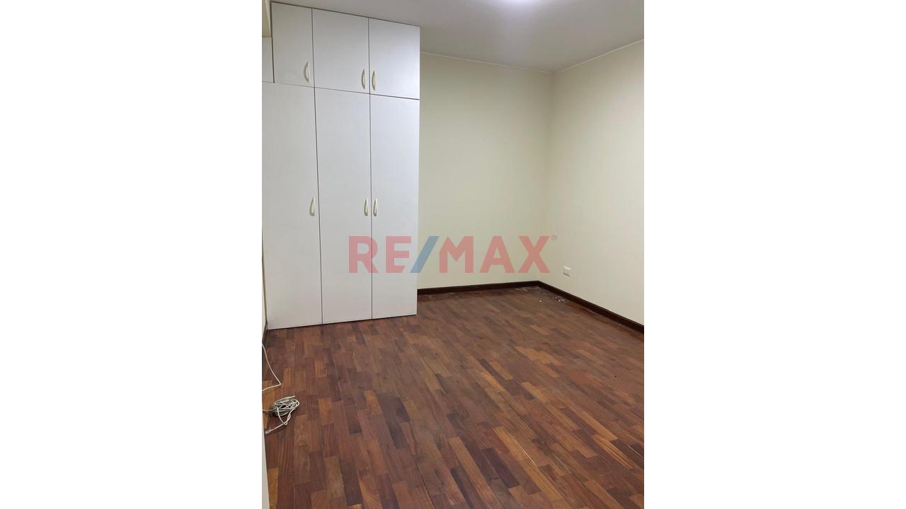 🏡 Departamento En Primer Piso Con 2 Patios + Cochera - 2