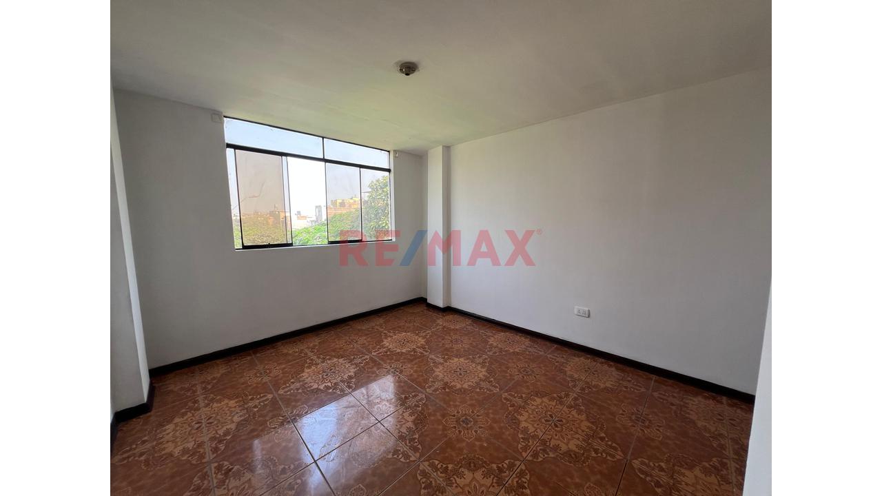 Venta Casa Frente A Parque - Urb.Alameda Ate — foto 8