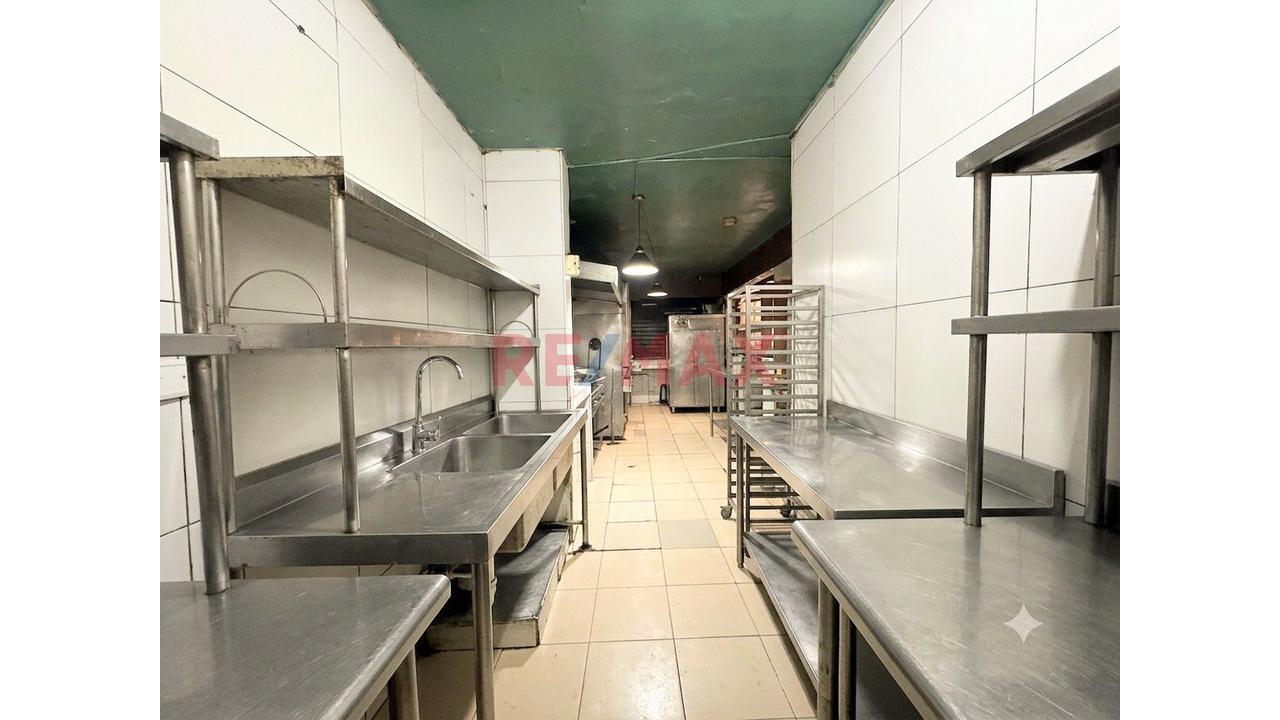 Vendo Local Comercial De 3 Pisos - Chorrillos - 2
