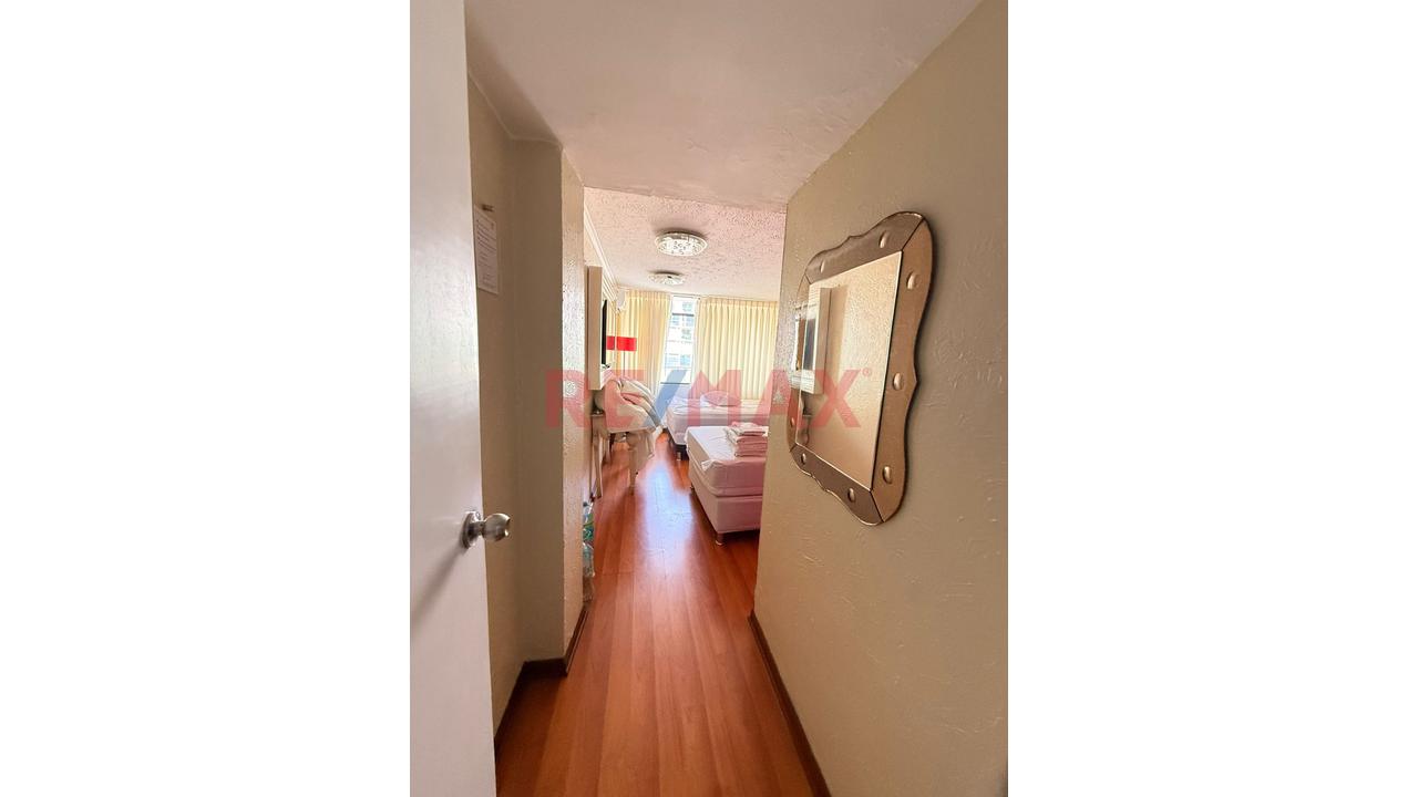 Venta De Hotel / Amoblado - 16