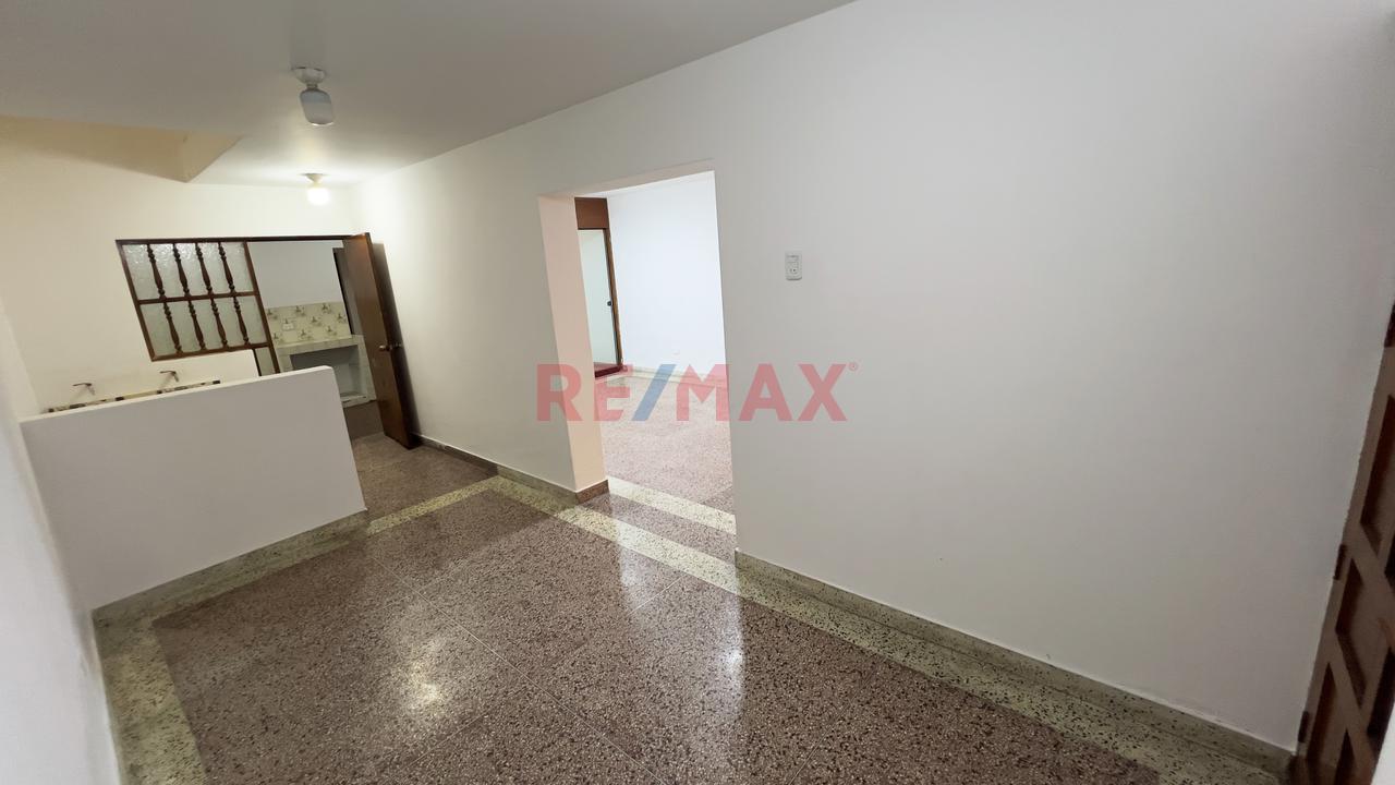 Amplia Casa En Venta - Urbanizacion Ceres 2Da Etapa — foto 6