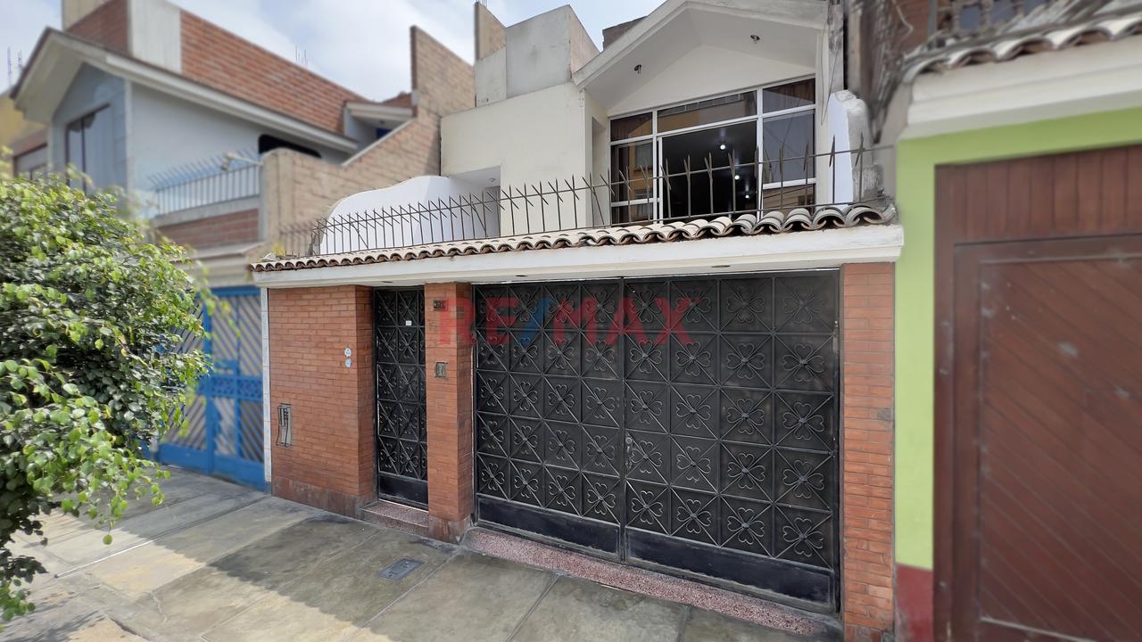 Amplia Casa En Venta - Urbanizacion Ceres 2Da Etapa