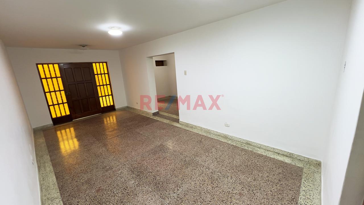 Amplia Casa En Venta - Urbanizacion Ceres 2Da Etapa — foto 4