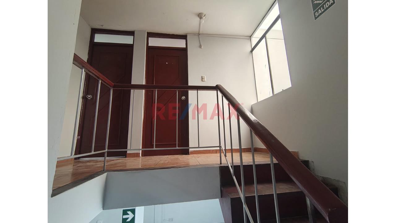 Se Alquila Casa En Esquina Frente A Metro De Belaunde Para Empresas - 19
