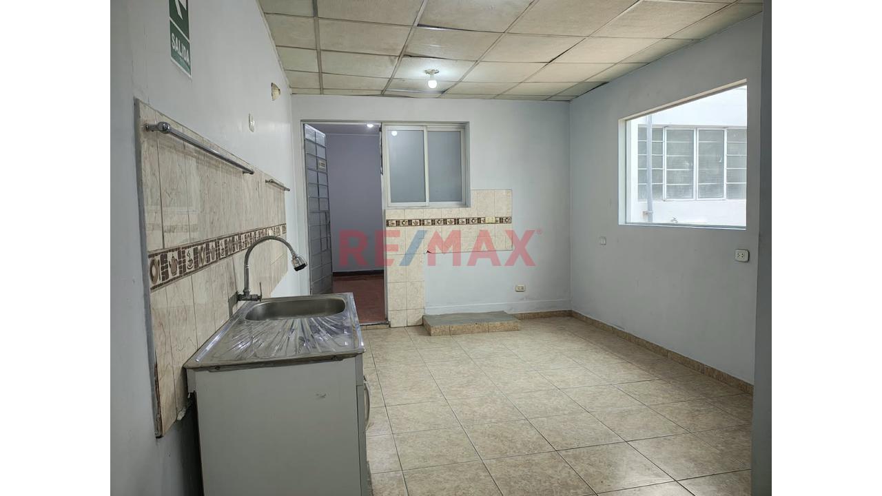 Se Alquila Casa En Esquina Frente A Metro De Belaunde Para Empresas - 8