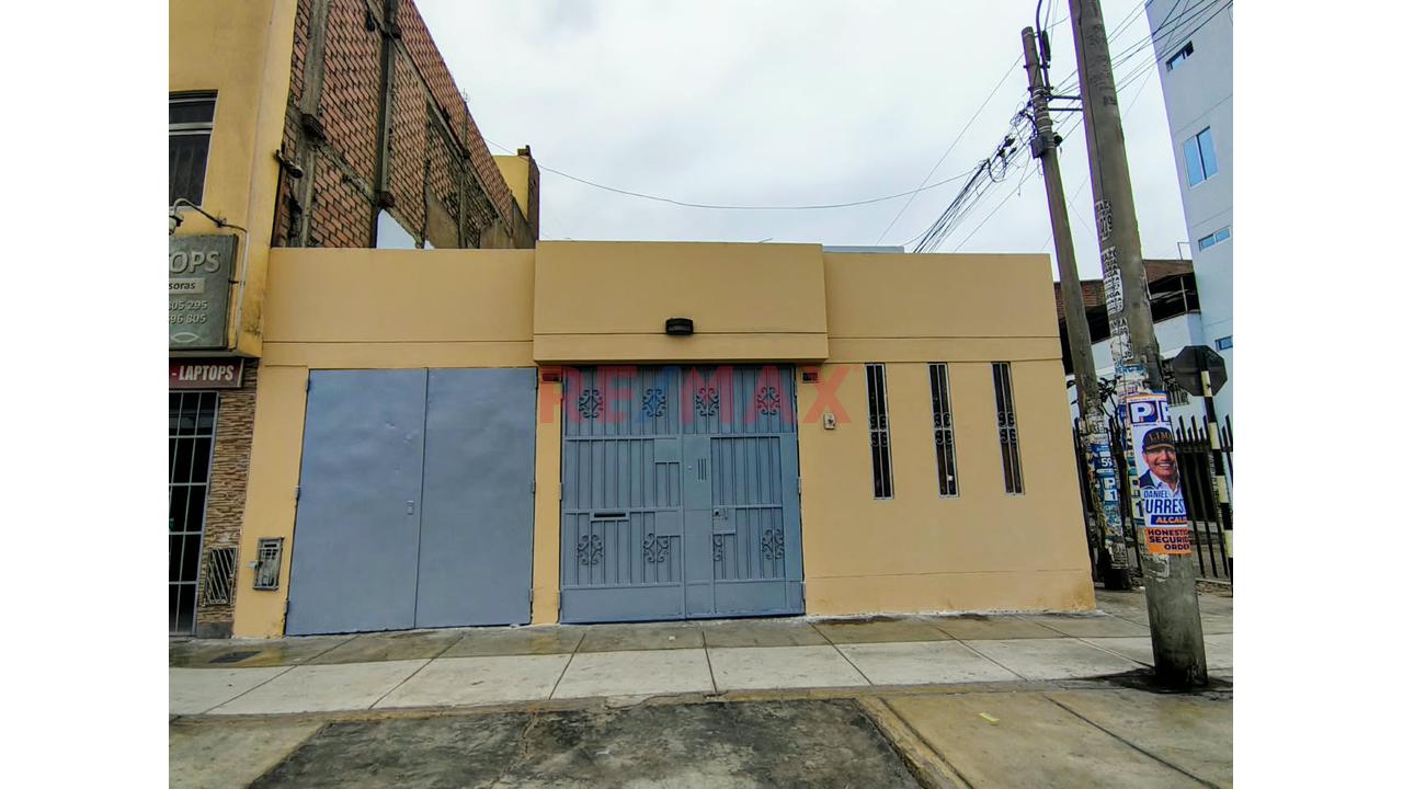 Se Alquila Casa En Esquina Frente A Metro De Belaunde Para Empresas - 1