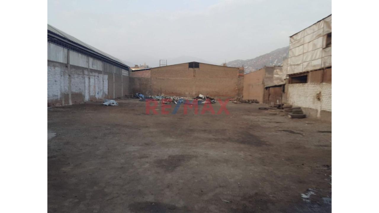 Venta Terreno Urbano  1000 M2 – Ubicación Estratégica En San Juan De Lurigancho - 3