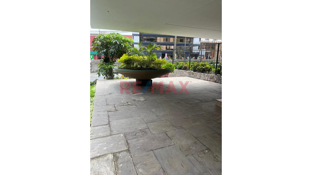 Venta De Departamento (Ocasion Por Viaje ) En El Corazon De Miraflores — foto 10