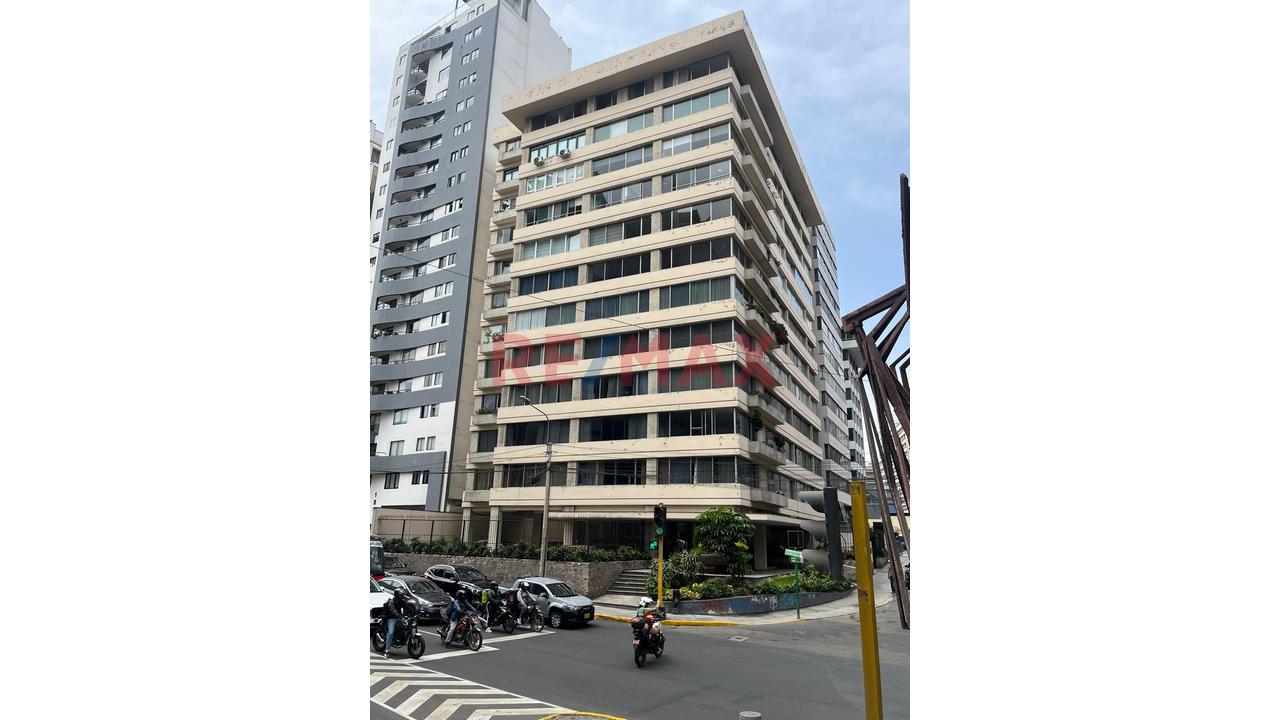 Venta De Departamento (Ocasion Por Viaje ) En El Corazon De Miraflores — foto 8