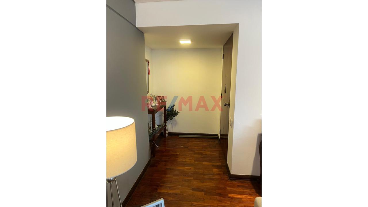 Venta De Departamento (Ocasion Por Viaje ) En El Corazon De Miraflores — foto 12