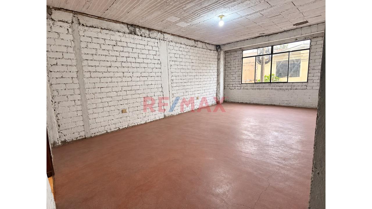 Invierte En Tu Próximo Proyecto 100 M2 - Departamento En Puente Piedra - 3