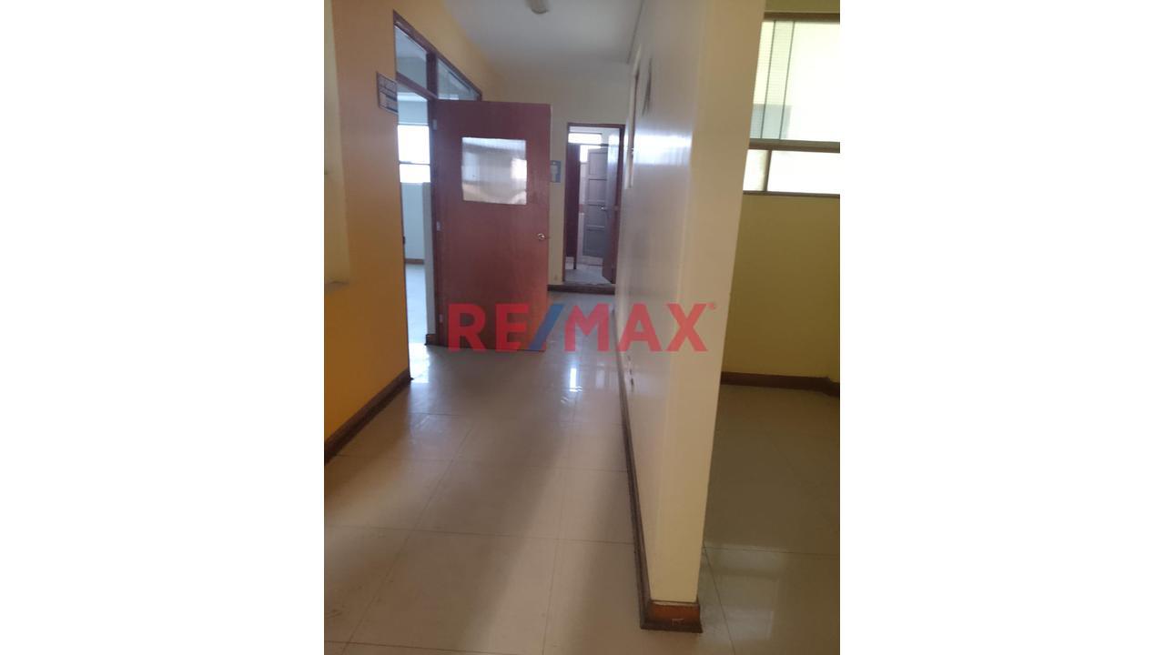 Alquilo Local Comercial - 1