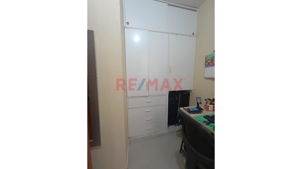 Venta De Departamento En Miraflores - Castilla - 4