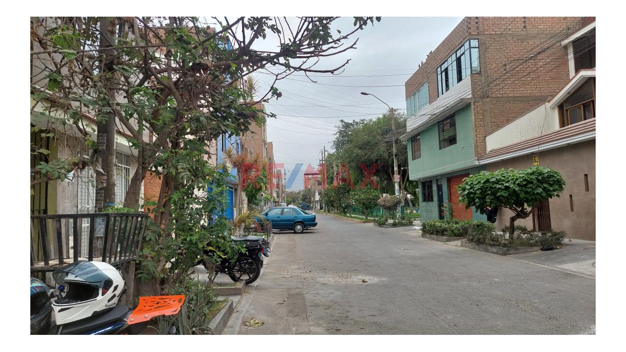 Venta De Local Comercial En Los Olivos - 11