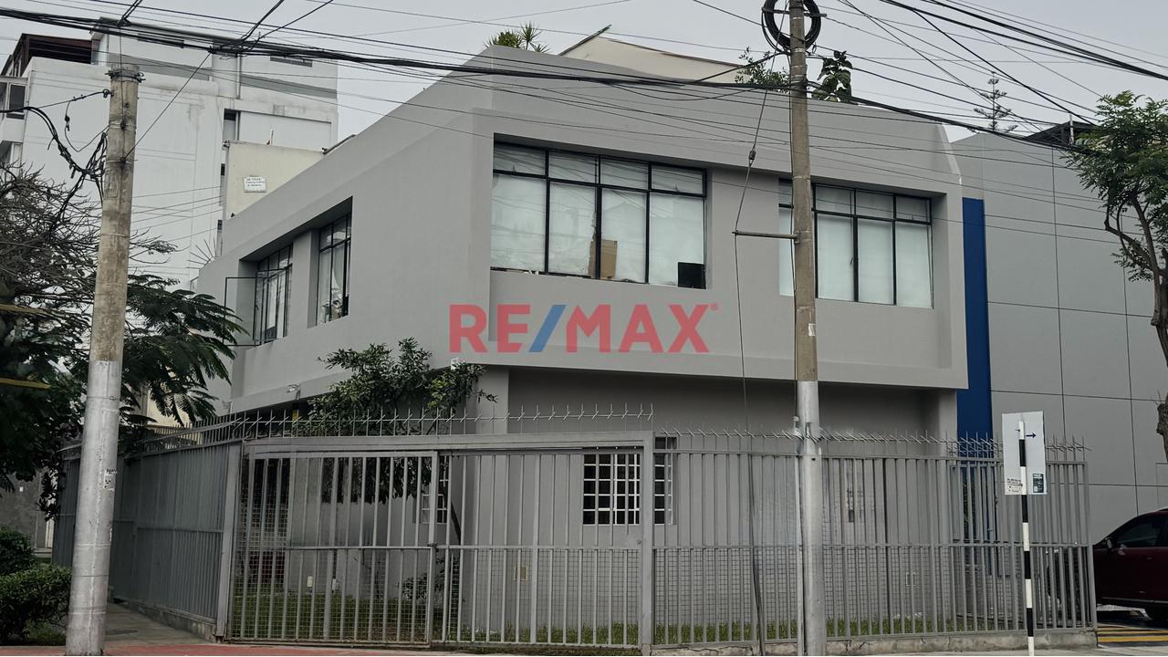 Se Alquila Local Comercial Primer Piso En Esquina En Miraflores – 155.40 M² Y 2 Cocheras - 1
