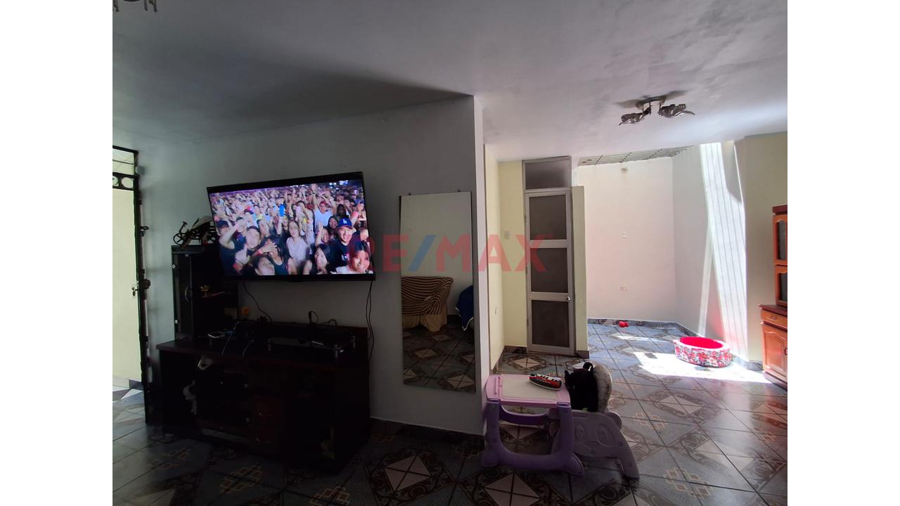 Venta Departamento En 1Er Piso Con Cochera En Urb Coopip Distrito San Martín De Porras — foto 7