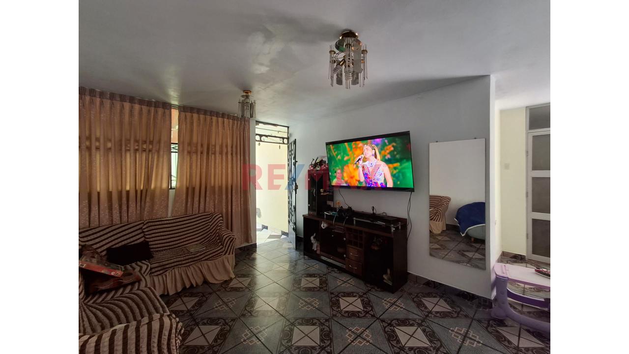 Venta Departamento En 1Er Piso Con Cochera En Urb Coopip Distrito San Martín De Porras — foto 4