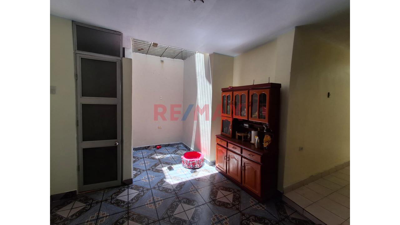 Venta Departamento En 1Er Piso Con Cochera En Urb Coopip Distrito San Martín De Porras — foto 8