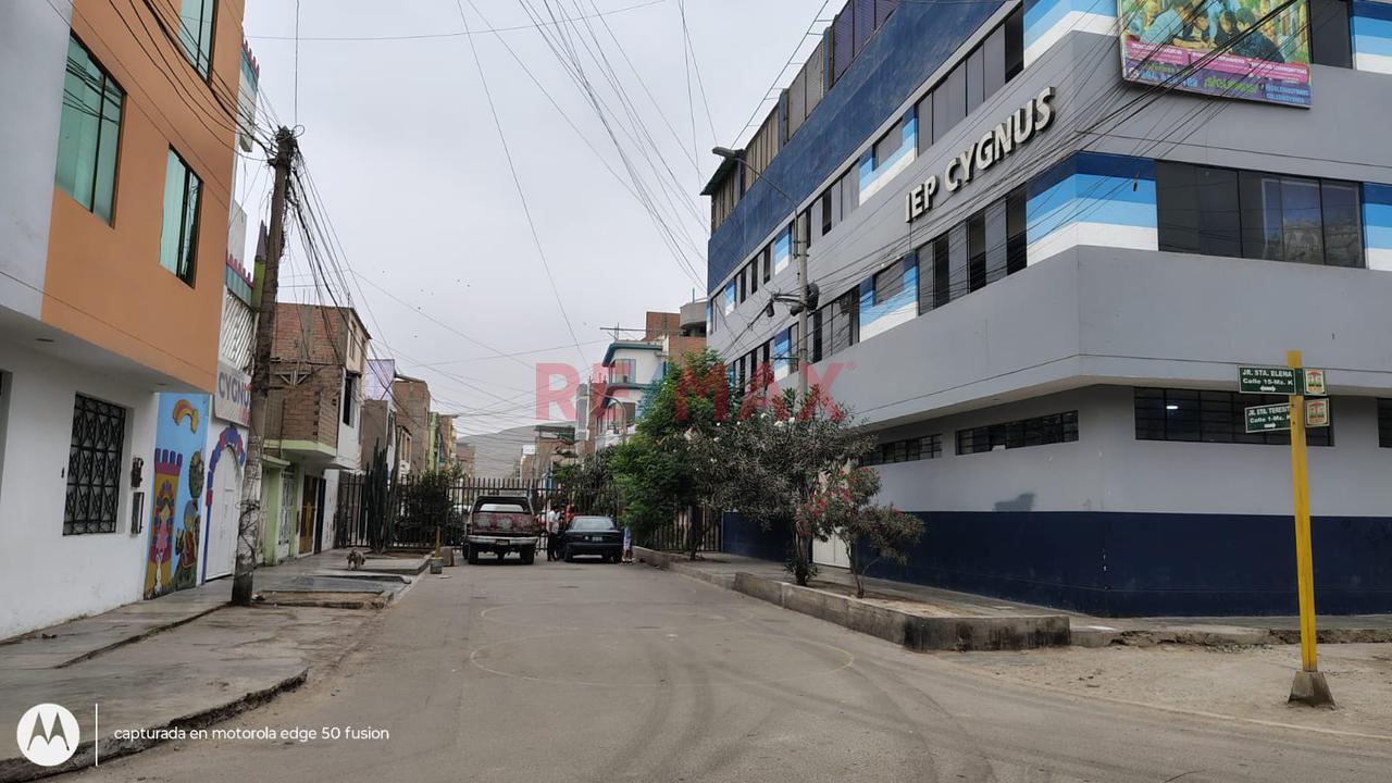 Atencion!!! Casa Comercial De 3 Pisos En Esquina En Urb Santa Ana Los Olivos — foto 3