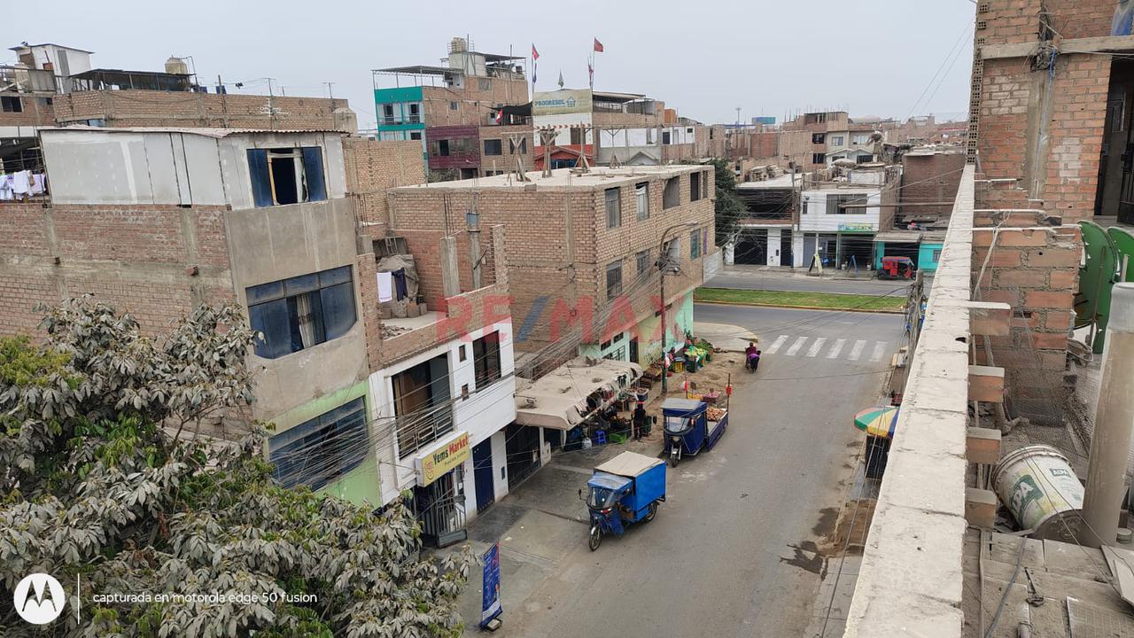 Atencion!!! Casa Comercial De 3 Pisos En Esquina En Urb Santa Ana Los Olivos - 17