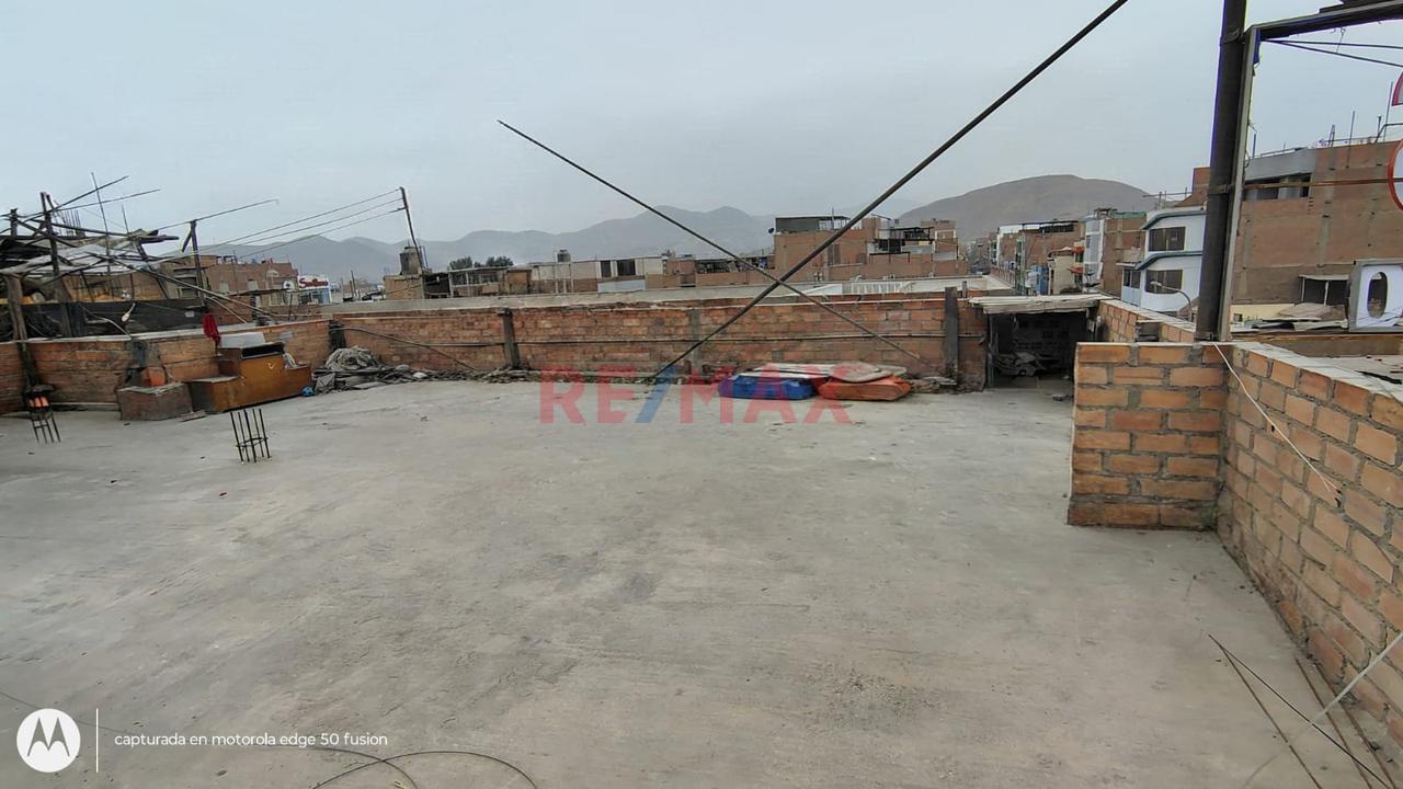 Atencion!!! Casa Comercial De 3 Pisos En Esquina En Urb Santa Ana Los Olivos — foto 15
