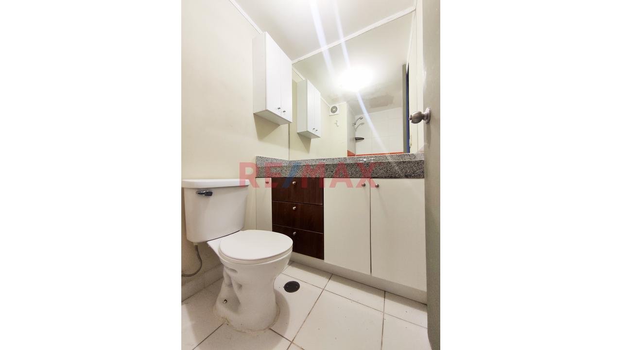 Vive Cerca De Todo | Moderno Departamento A Minutos De La  Pucp Y Open Plaza La Marina | Condominio Parques De La Huaca - San Miguel — foto 14