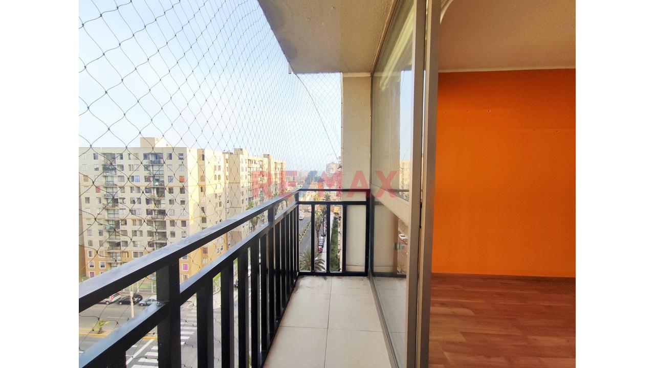 Vive Cerca De Todo | Moderno Departamento A Minutos De La  Pucp Y Open Plaza La Marina | Condominio Parques De La Huaca - San Miguel — foto 2