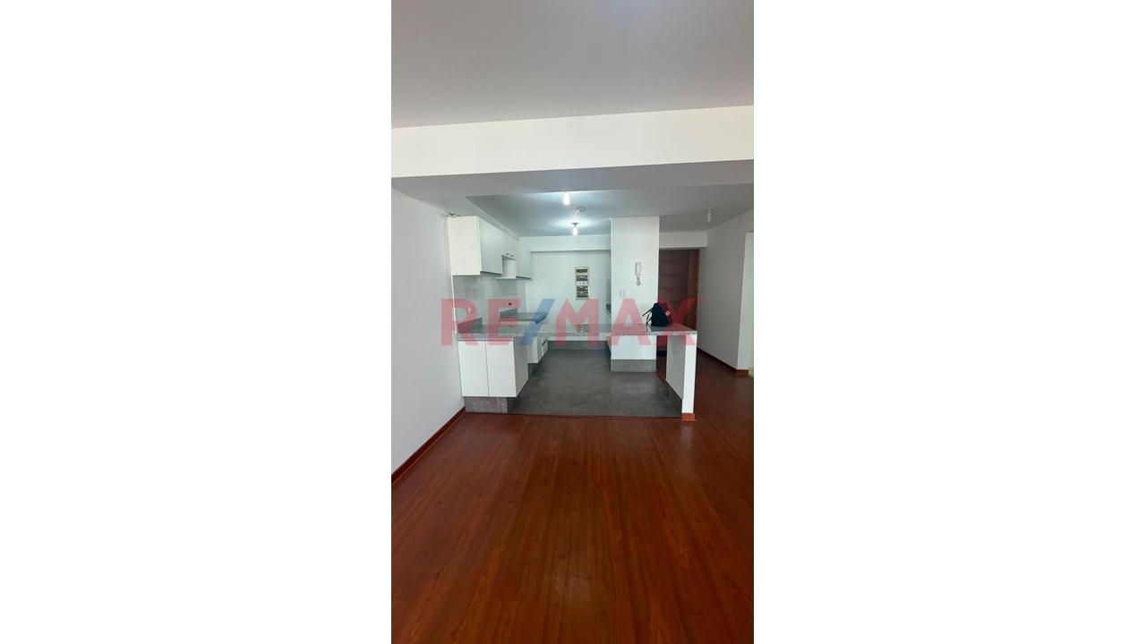 Alquilo Hermoso Departamento De 62M2 En Miraflores + Cochera+Deposito — foto 2