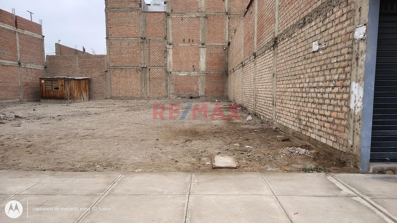 Atencion!!! Terreno Frente A Avenida En Urb Alameda El Pinar - Comas - 1