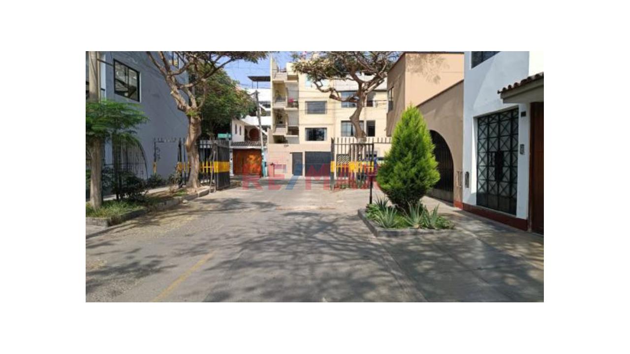Casa En Venta En Urb. Sagitario – Surco | Seguridad  Y Todo Cerca — foto 2