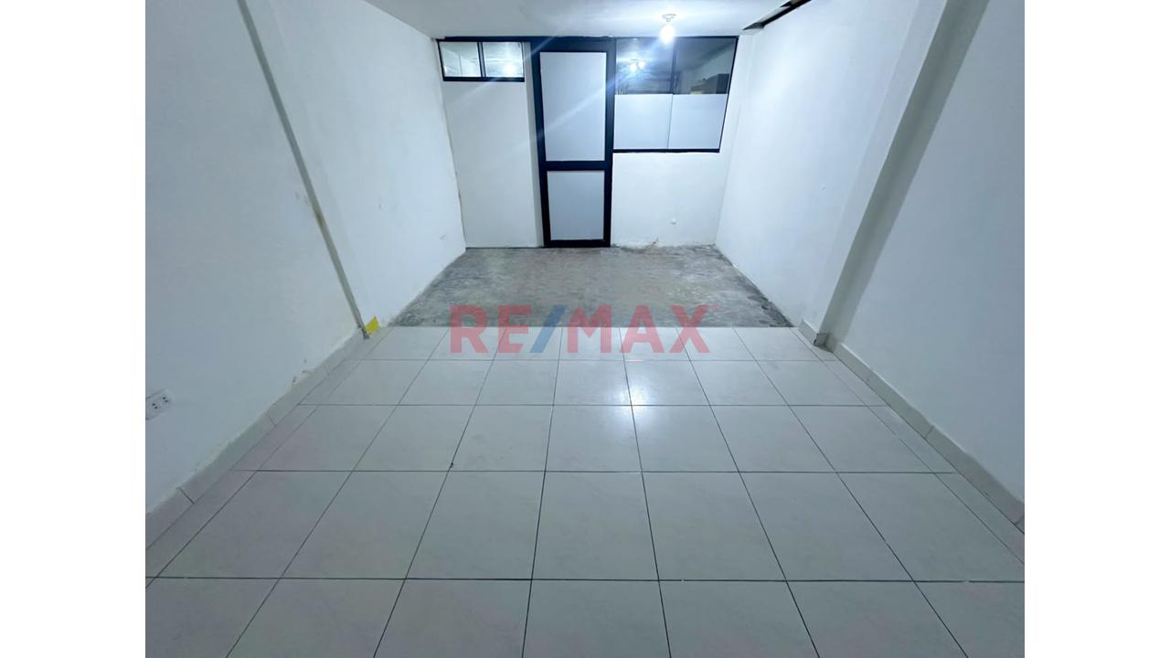 🏡✨ ¡Gran Oportunidad De Inversión Casa Vivienda + Negocio En La Av. San Juan Macías! ✨🏡 — foto 6