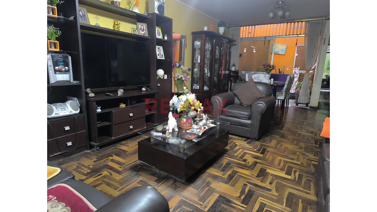 🏡 Amplia Casa En Venta En Los Olivos - 8