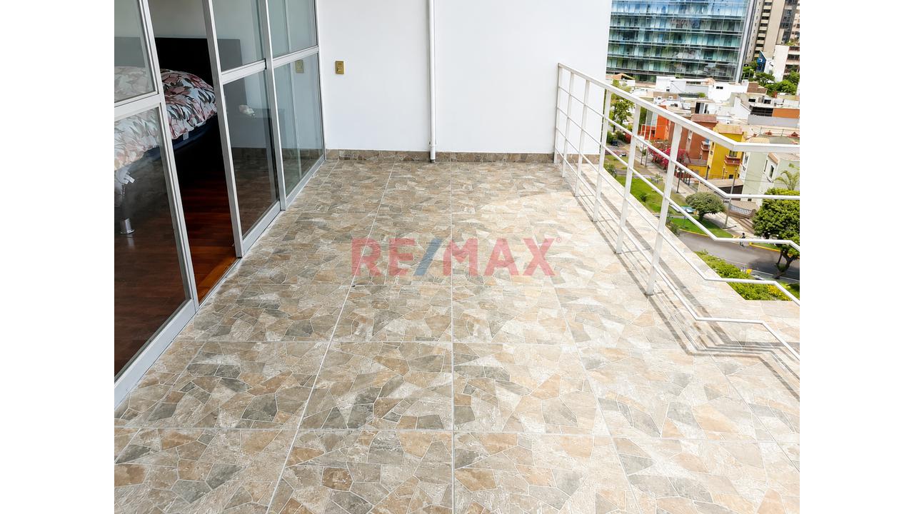 Exclusivo Dúplex En Miraflores Con 4 Dormitorios Y Gran Terraza — foto 9