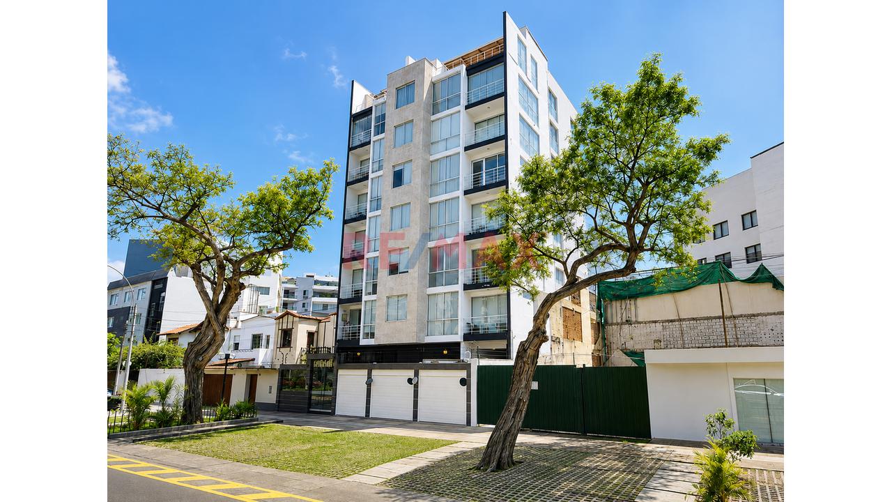 Exclusivo Dúplex En Miraflores Con 4 Dormitorios Y Gran Terraza