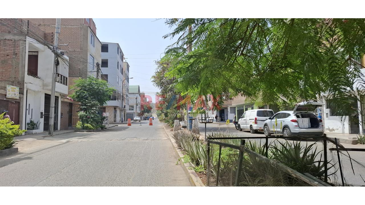 En Venta Casa En Plena Avenida, En Vipol De Naranjal, San Martín De Porres — foto 4