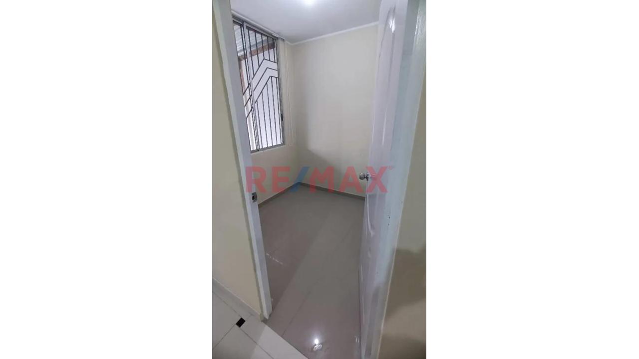 Venta De Módulo En Santa Margarita - Media Cuadra Av Principal - Cerca Maxi Ahorro - 9