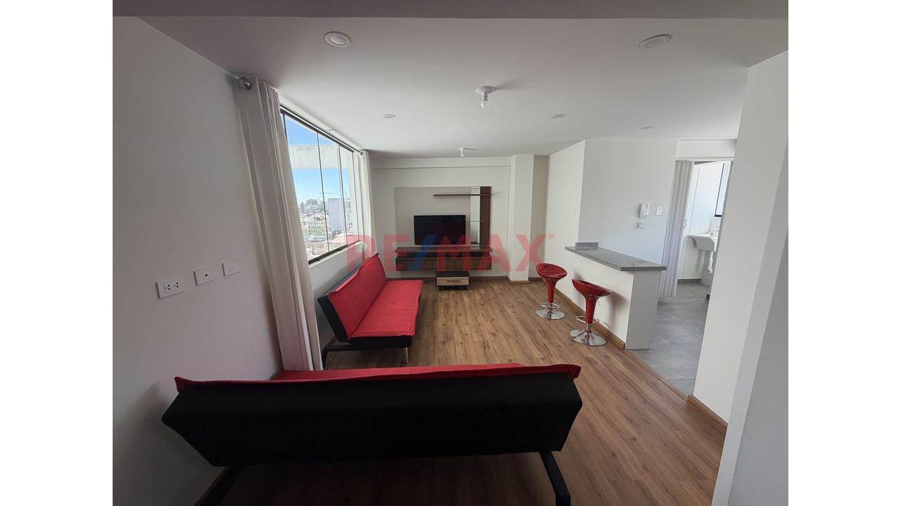 ¡Alquiler  Cerca  A La Católica !  Moderno Departamento Semi-Amoblado A Pasos De La Católica! | Piscina + Parrilla + Mini Gimnasio  Y Cochera — foto 2