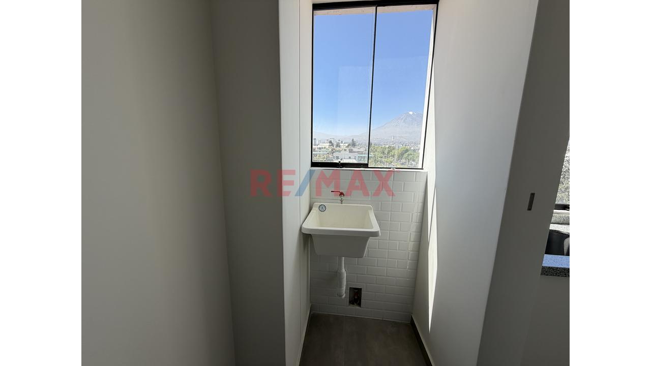 ¡Alquiler  Cerca  A La Católica !  Moderno Departamento Semi-Amoblado A Pasos De La Católica! | Piscina + Parrilla + Mini Gimnasio  Y Cochera — foto 9