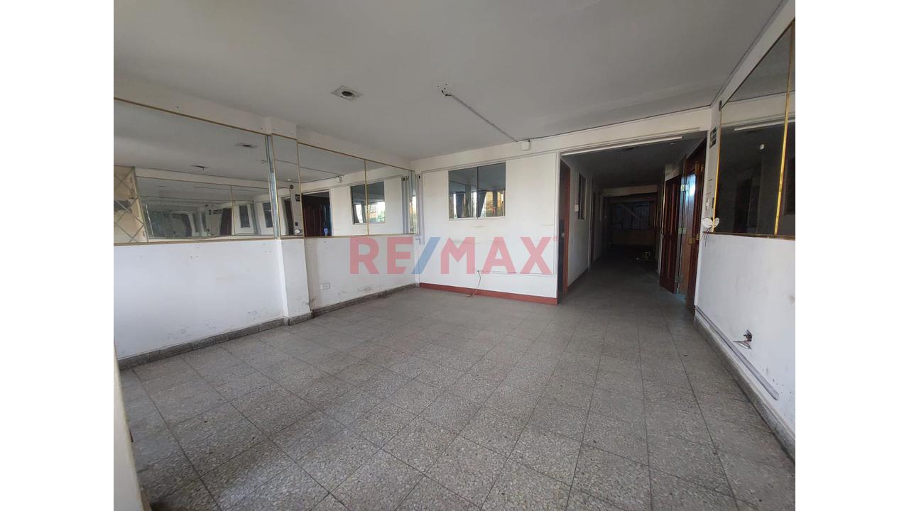 Local 116.40 M² Con Espejos – Ideal Para Academia ,Oficinas , Fitness U Otros Rubros - 2