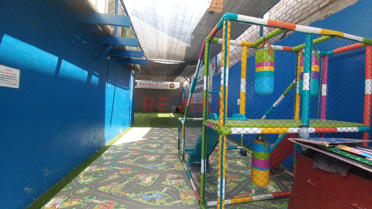 Se Vende Casa Como Terreno En Sann Juan De Lurigancho - 160 M2 - 4