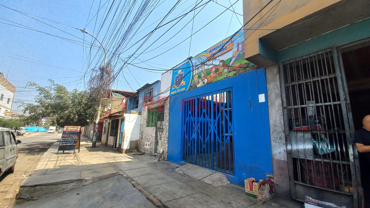 Se Vende Casa Como Terreno En Sann Juan De Lurigancho - 160 M2 - 2