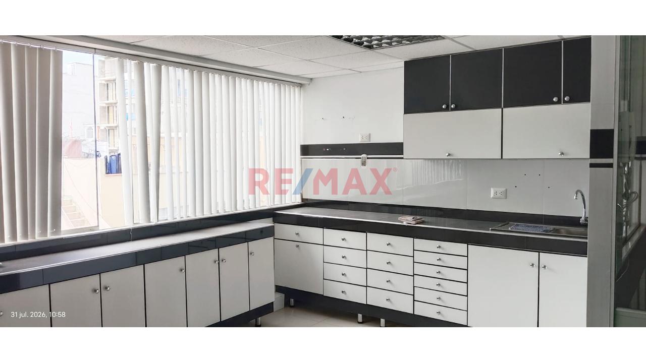 Vendo Local Comercial De 52 M² En Av. Escardó: Ideal Para Consultorio Médico Y Listo Para Operar — foto 8