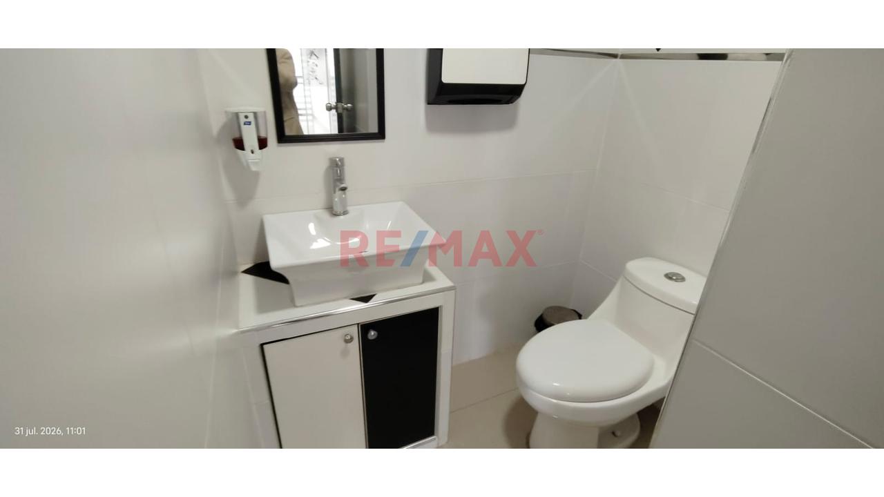 Vendo Local Comercial De 52 M² En Av. Escardó: Ideal Para Consultorio Médico Y Listo Para Operar — foto 9
