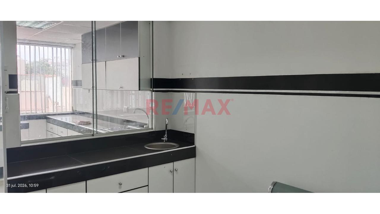 Vendo Local Comercial De 52 M² En Av. Escardó: Ideal Para Consultorio Médico Y Listo Para Operar — foto 7