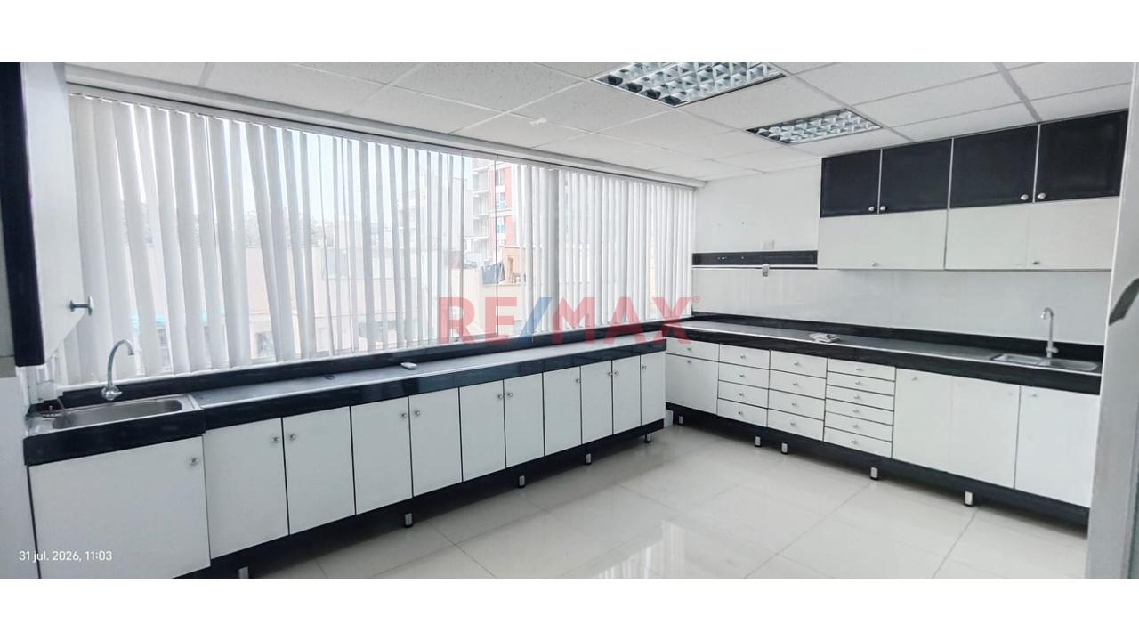 Vendo Local Comercial De 52 M² En Av. Escardó: Ideal Para Consultorio Médico Y Listo Para Operar — foto 5