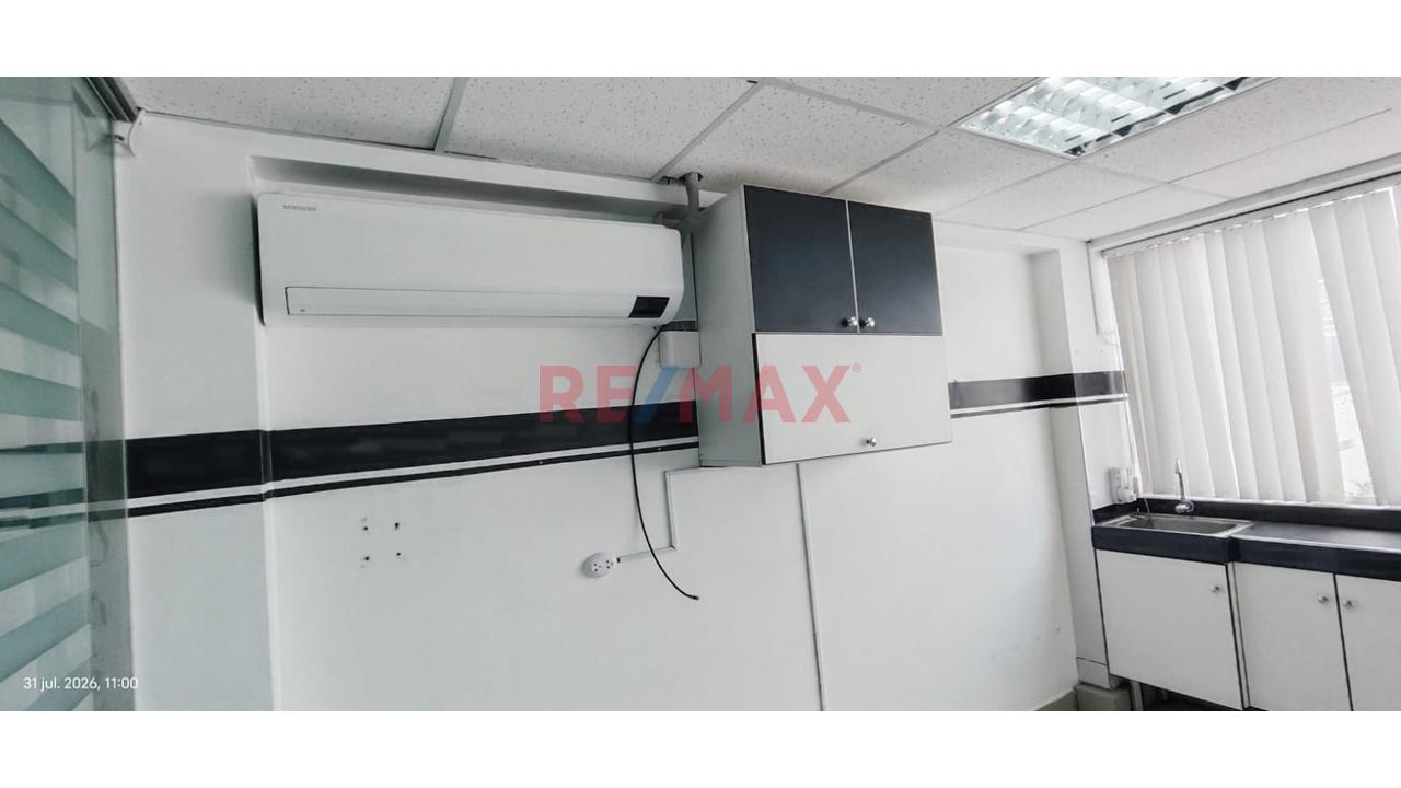 Vendo Local Comercial De 52 M² En Av. Escardó: Ideal Para Consultorio Médico Y Listo Para Operar — foto 6
