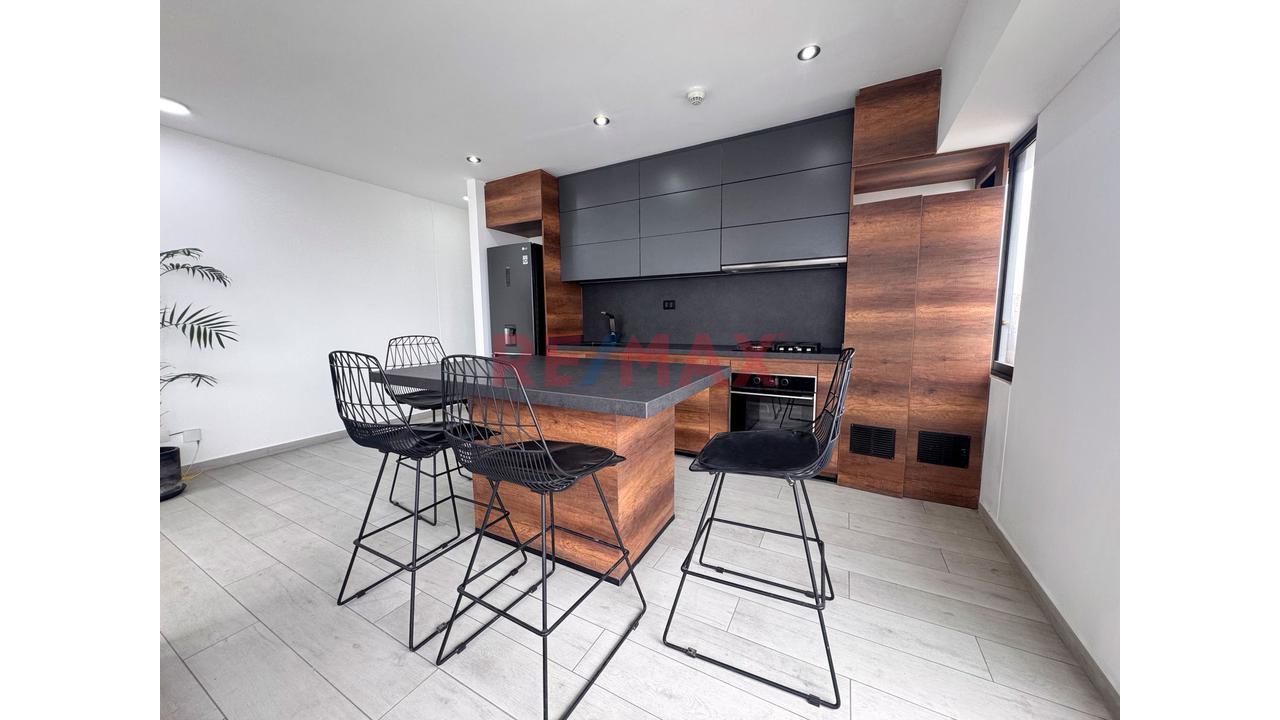 Departamento En Venta En Lince – Cdra. 25 Av. Arequipa | Piso 13 Con Vista A La Calle - 2