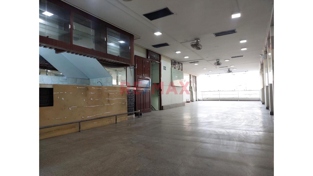 Local 119.38 M² Con Cocina Y Espejos – Av. Universitaria - 3